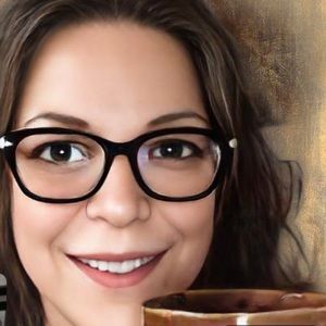 Meet your Posher, Ellie